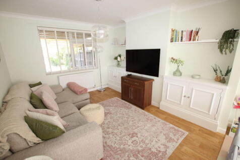 Watson Road, Clacton on Sea, CO15 3 bed semi