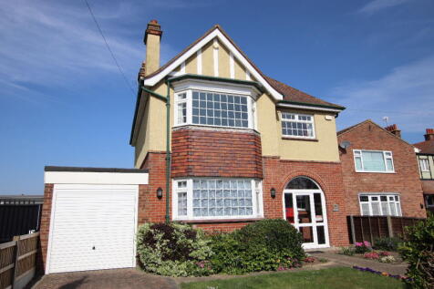 Wash Lane, Clacton on Sea, CO15 4 bed detached house for sale