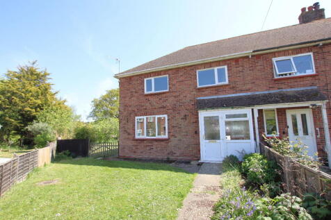 Byng Crescent, Thorpe le Soken, CO16 3 bed semi