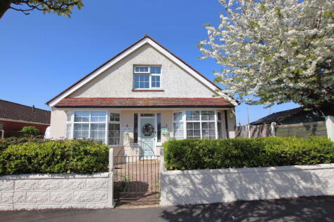 Lyndhurst Road, Holland on Sea, CO15 4 bed detached house for sale