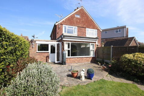 Linley Gardens, Clacton on Sea, CO15 2 bed semi