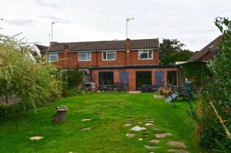 St. Leonards Road, Nazeing EN9 4 bed semi