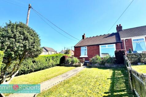 3 bedroom terraced bungalow for sale
