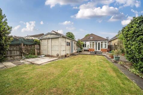 Avery Hill Road, London SE9 3 bed detached house for sale