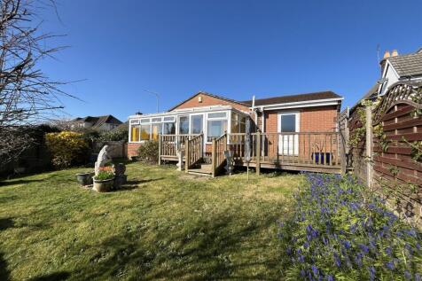 2 bedroom detached bungalow for sale