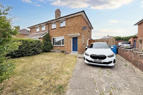 2 bedroom semi-detached house for sale