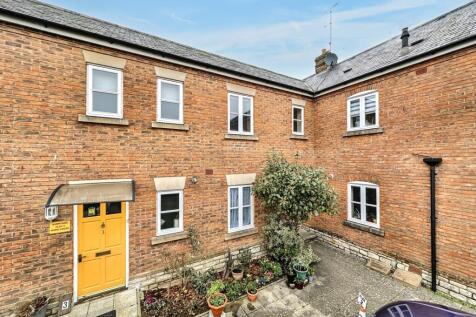 Bridport 2 bed flat for sale