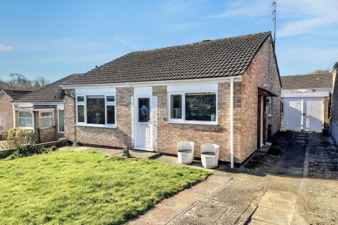 3 bedroom semi-detached bungalow for sale