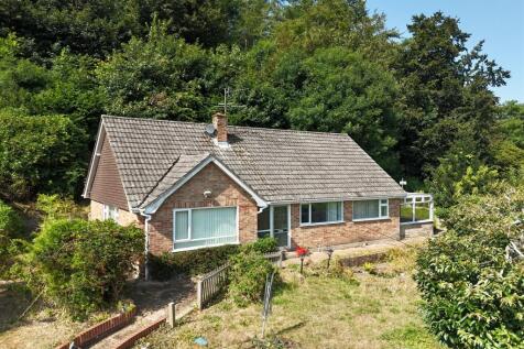 Bridport 3 bed detached bungalow for sale