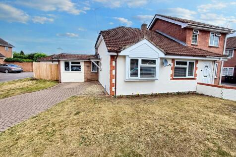 3 bedroom semi-detached bungalow for sale