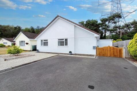 Verwood 4 bed detached bungalow for sale