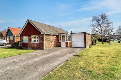 Wimborne 2 bed detached bungalow for sale