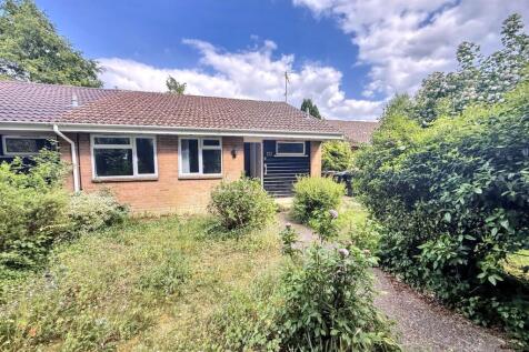 2 bedroom semi-detached bungalow for sale