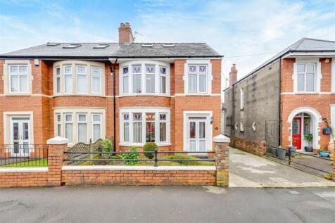 5 bedroom semi-detached house for sale