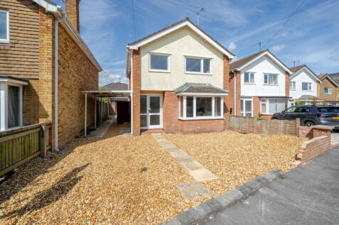 Hillside Close, Cheltenham... 3 bed detached house for sale
