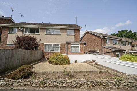 Chase Avenue, Charlton Kings, Cheltenham 3 bed semi