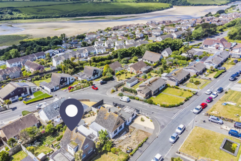 Chynance Drive, Newquay TR7 5 bed detached bungalow for sale