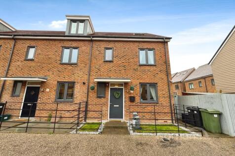 The Carriage Drive, Basingstoke... 4 bed end of terrace house for sale
