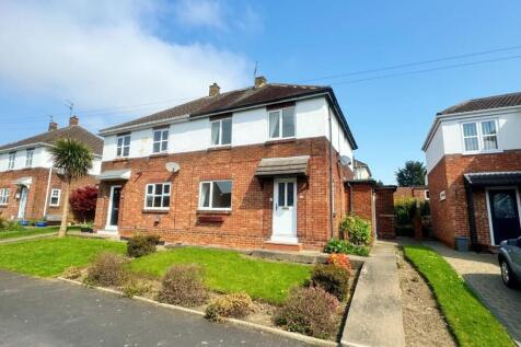 2 bedroom semi-detached house for sale
