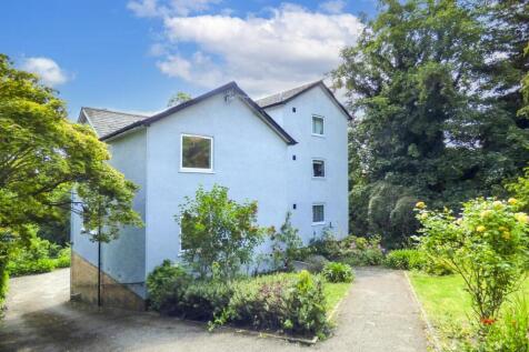 3 bedroom maisonette for sale