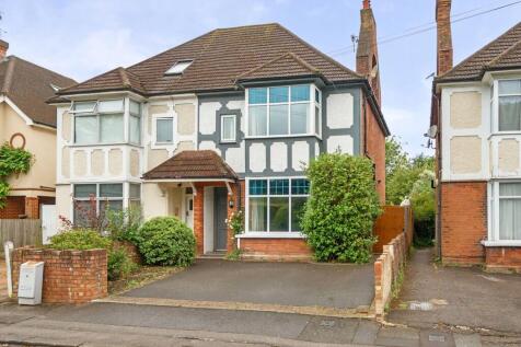 5 bedroom semi-detached house for sale