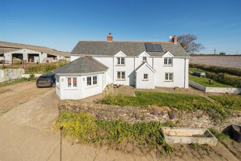 Higher Clovelly, Bideford 4 bed detached house for sale