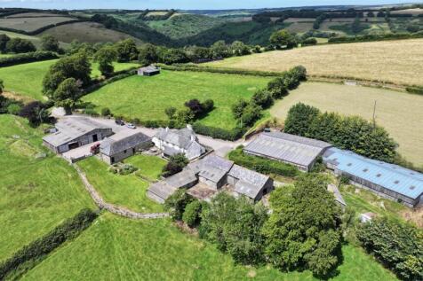 Winsford 5 bed property with land for sale
