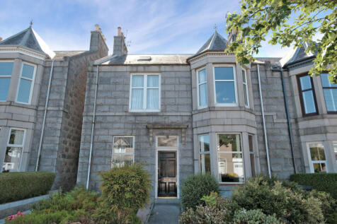 75 Braemar Place, Holburn, Aberdeen... 2 bed flat for sale