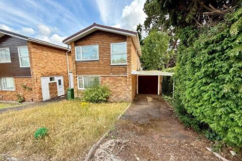 3 bedroom link detached house for sale