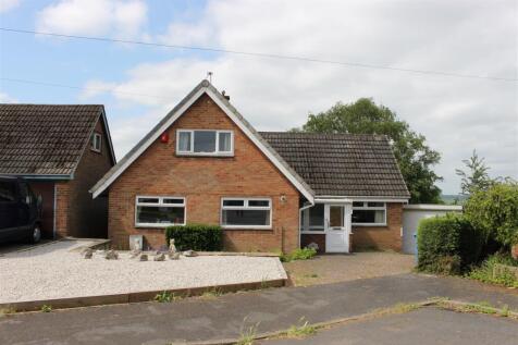 4 bedroom detached bungalow for sale