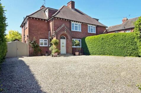 4 bedroom semi-detached house for sale