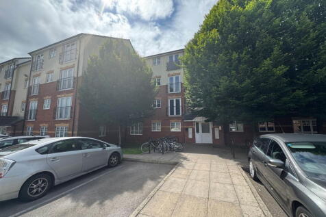 Actonville Avenue, Wythenshawe... 2 bed flat for sale