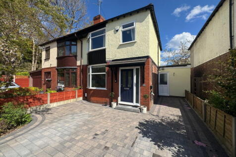 3 bedroom semi-detached house for sale