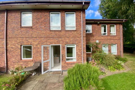 Wilmslow Road, Cheadle, SK8 1HG 1 bed ground floor flat for sale