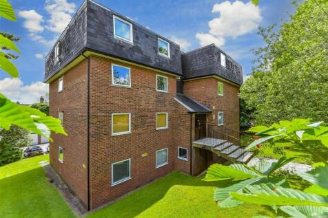 Woodlands Road, Redhill, Surrey 2 bed ground floor flat for sale