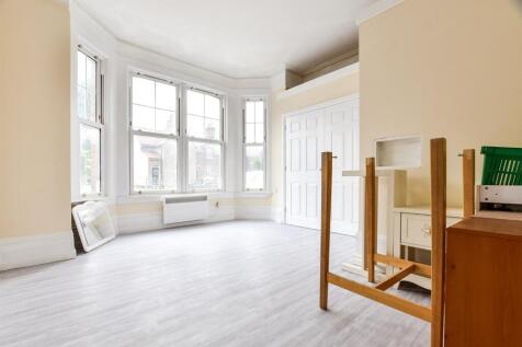 1 bedroom ground floor flat for sale