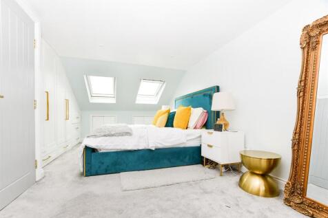 4 bedroom terraced house for sale