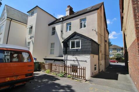 2 bedroom ground floor flat for sale