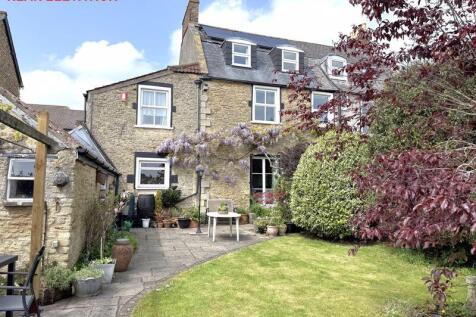 5 bedroom semi-detached house for sale