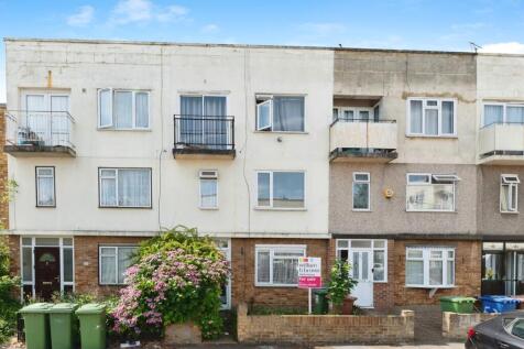 2 bedroom maisonette for sale