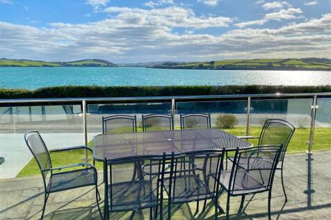 Padstow, PL28 4 bed detached bungalow for sale