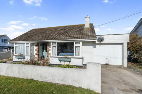 St Merryn, PL28 2 bed detached bungalow for sale