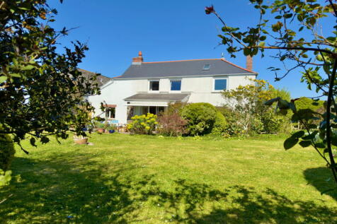 St Merryn, PL28 5 bed detached house for sale