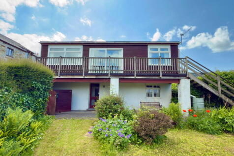 St Columb, TR9 3 bed detached house for sale