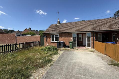 1 bedroom semi-detached bungalow for sale