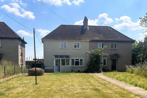 Orchard Leaze, Christian Malford... 3 bed semi