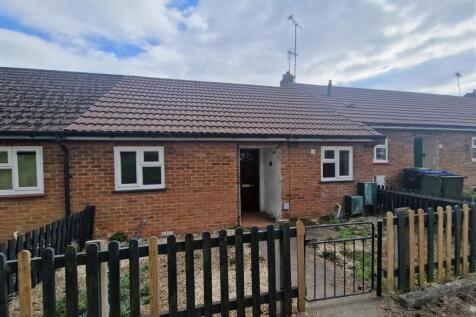 Oaklands, Chippenham 1 bed bungalow for sale