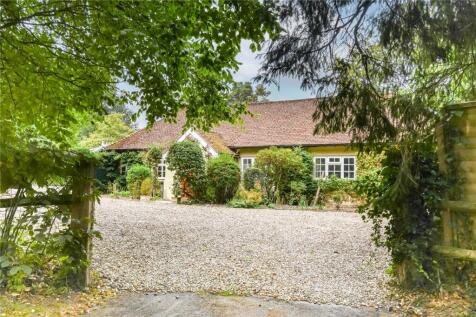 4 bedroom detached bungalow for sale