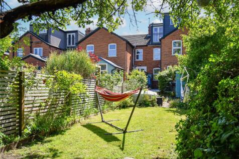 5 bedroom terraced house for sale
