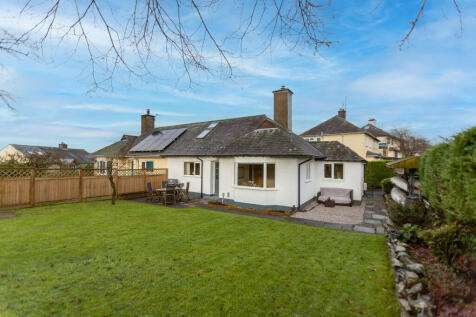 3 bedroom semi-detached bungalow for sale